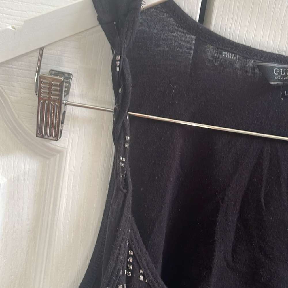 GUESS Insignia Embossed Tank Large - Picture 5 of 14